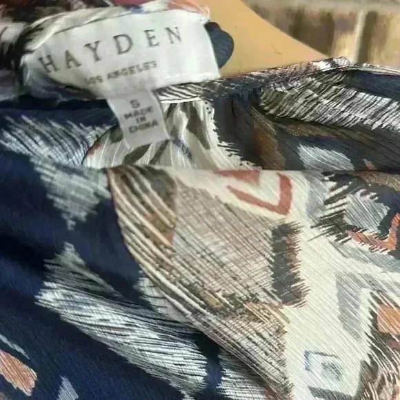 Hayden Los Angeles women’s long sleeve business casual printed top size S - Picture 8 of 9